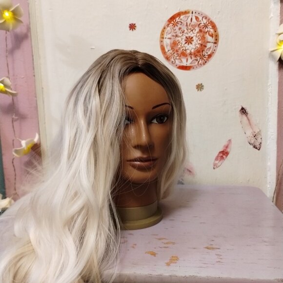 Dark Root Blonde 26" Natural Wave Wig - Picture 4 of 9